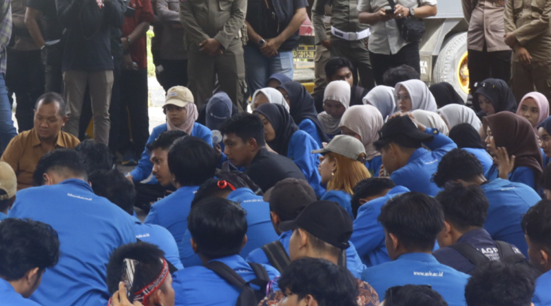 Aksi BEM UIR di Kantor DPRD Riau: Tinjauan Waktu dan Substansi Tuntutan